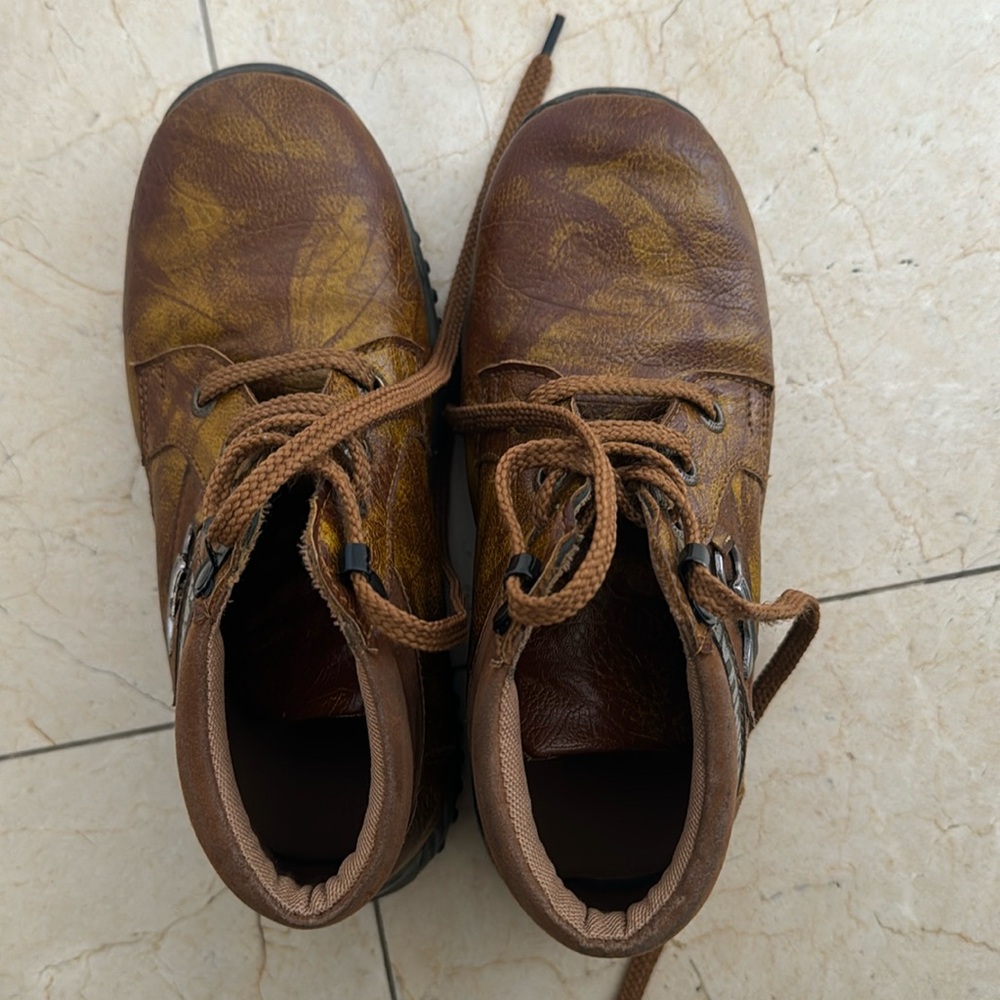 Preowned boys military shoes